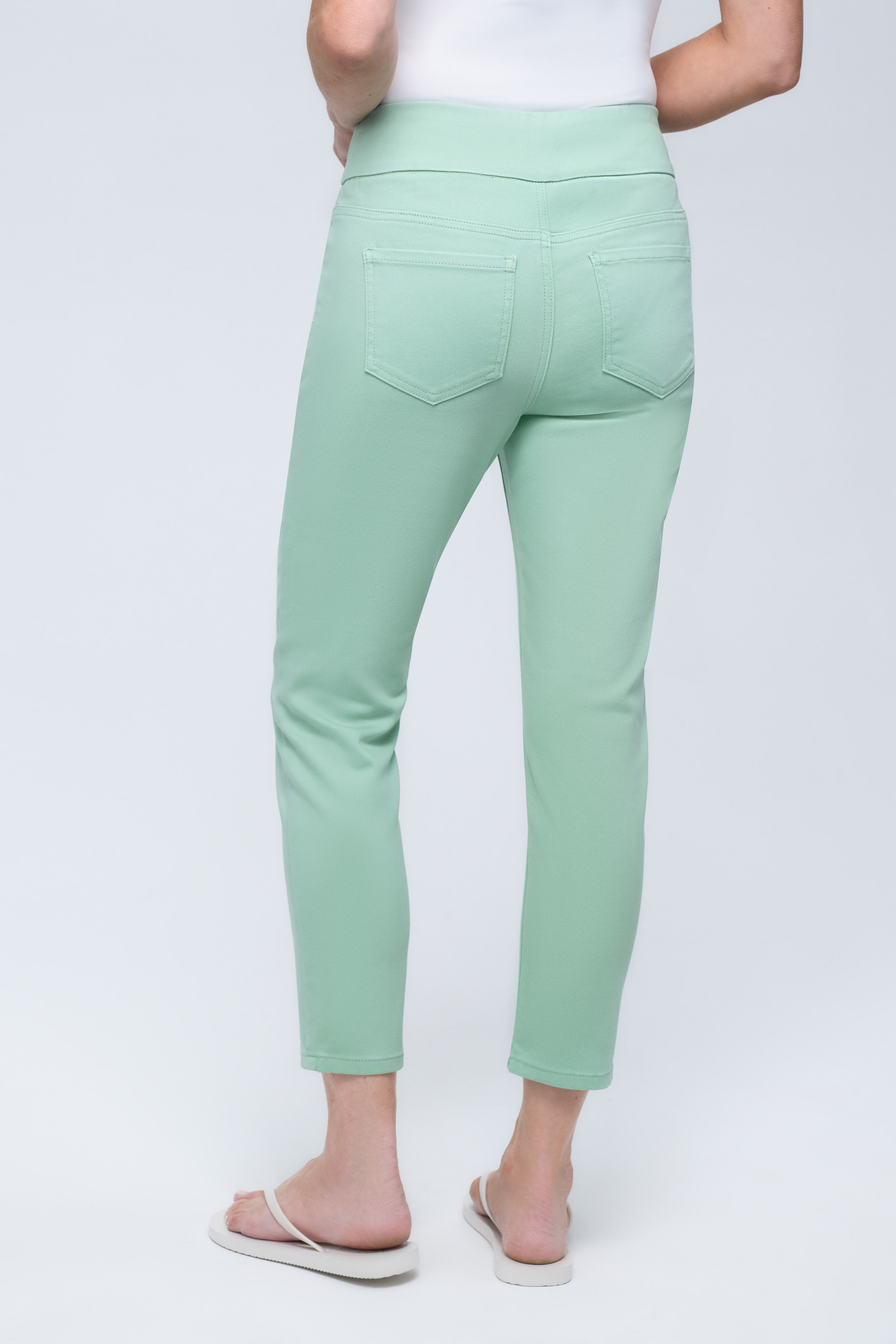#color_honeydew