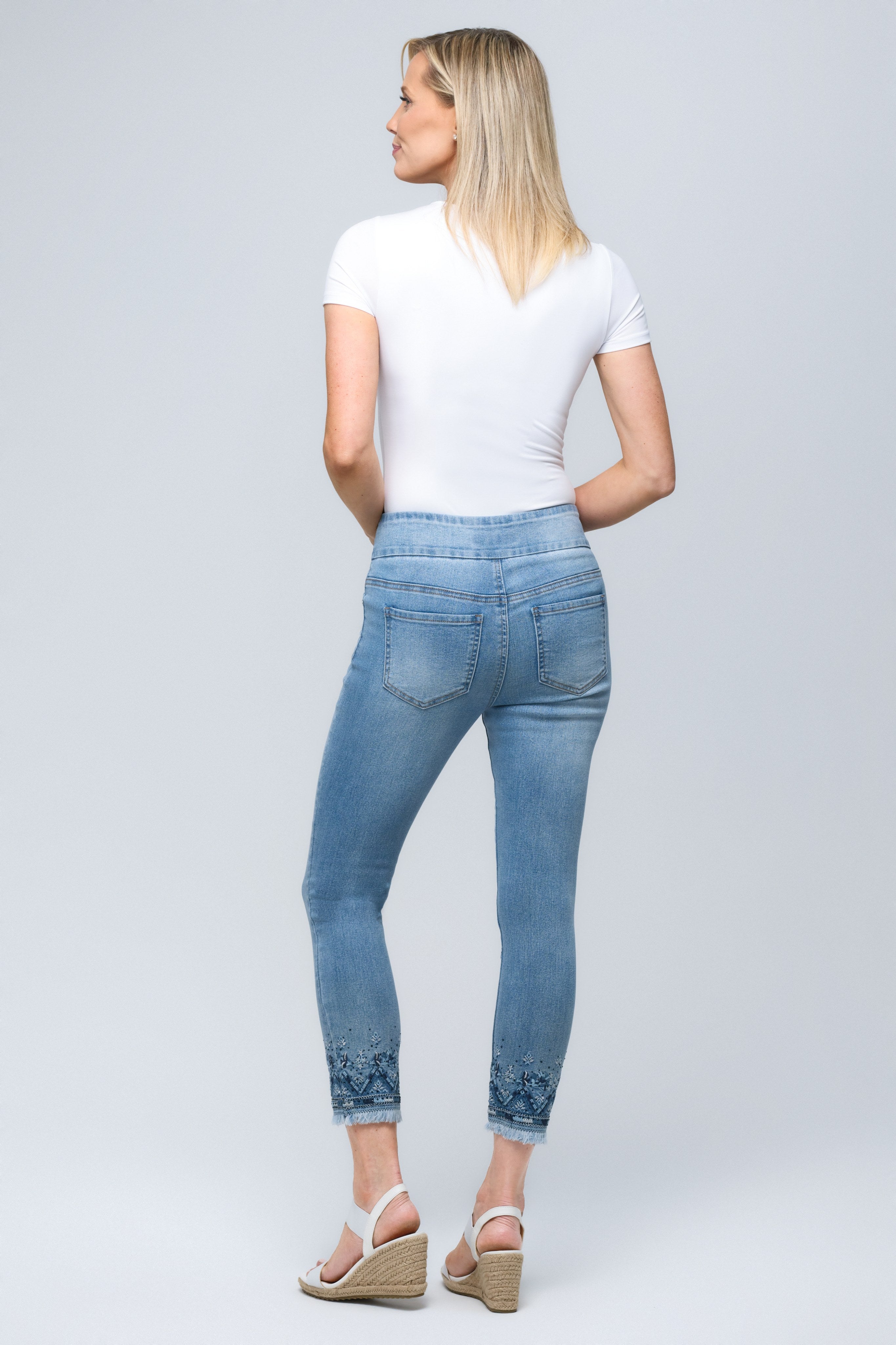 Ankle Pull-On Light Blue Jeans With Aztec Embroidery