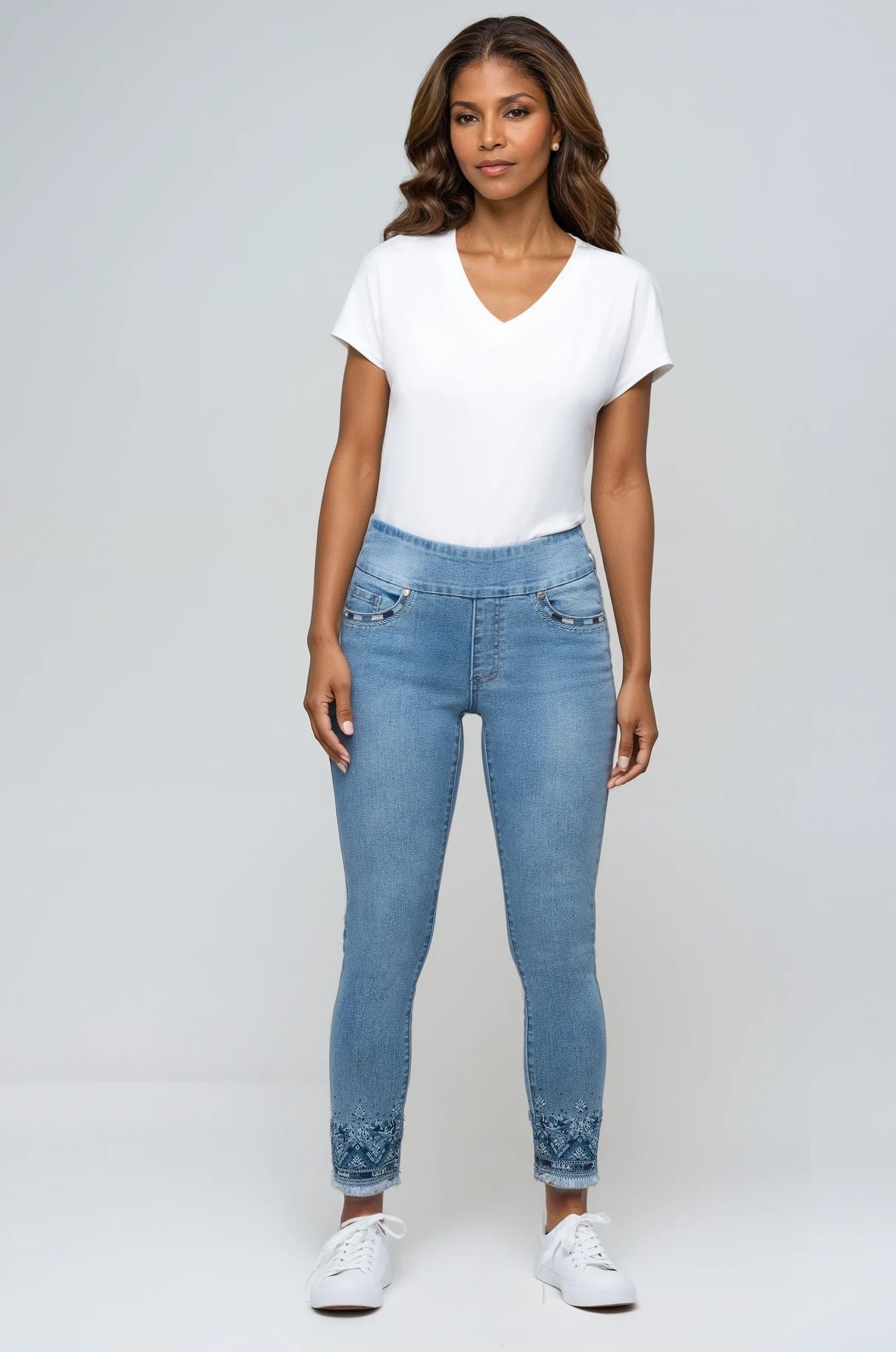 Ankle Pull-On Light Blue Jeans With Aztec Embroidery