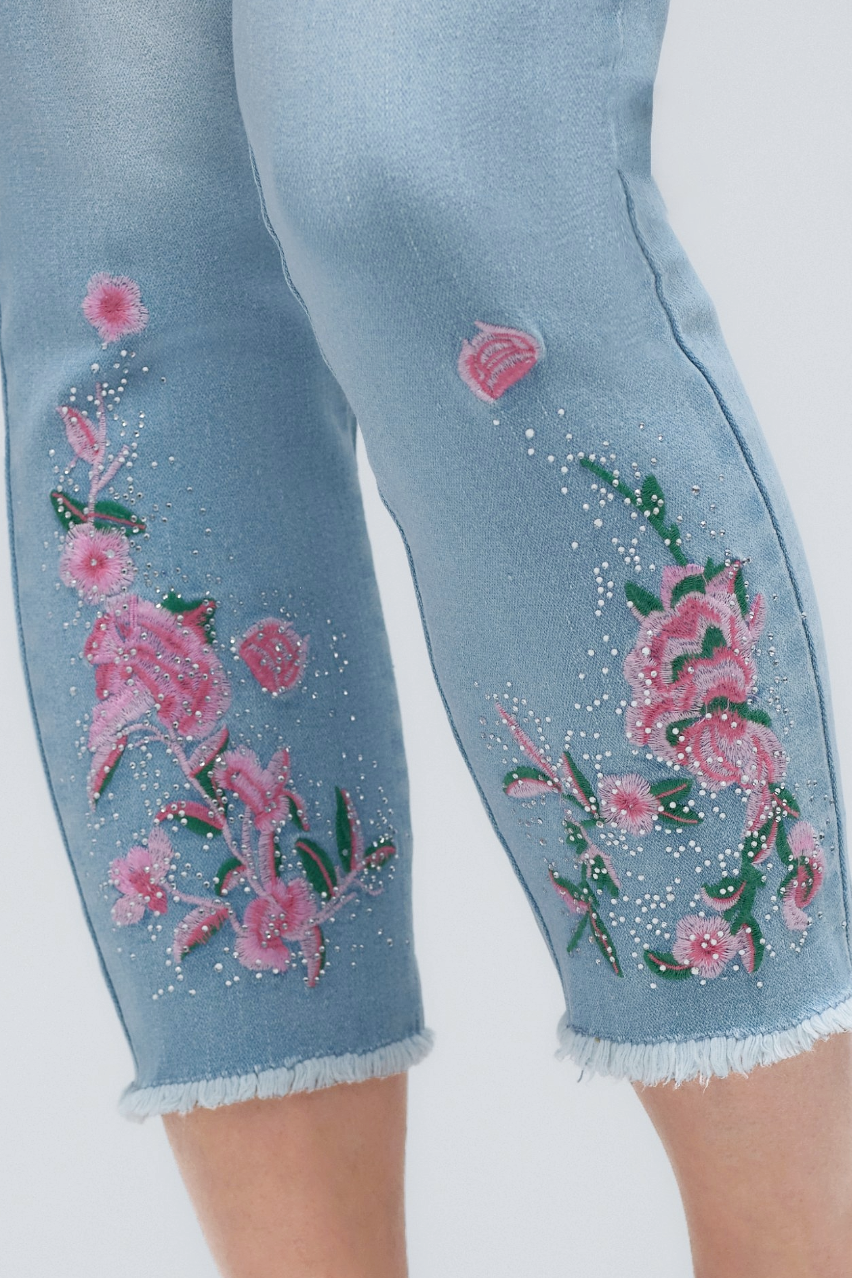 Capri Pull-On Bleach Blue High Rise Jeans With Pink Rose Embroidery