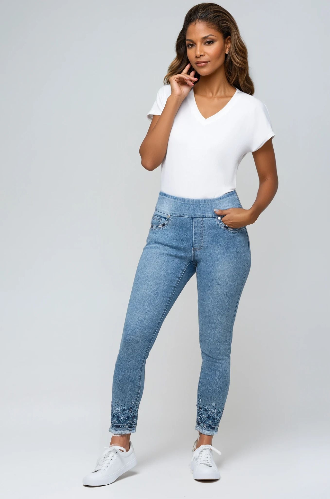 Ankle Pull-On Light Blue Jeans With Aztec Embroidery